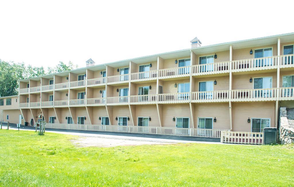 Hampton Falls Inn Bagian luar foto
