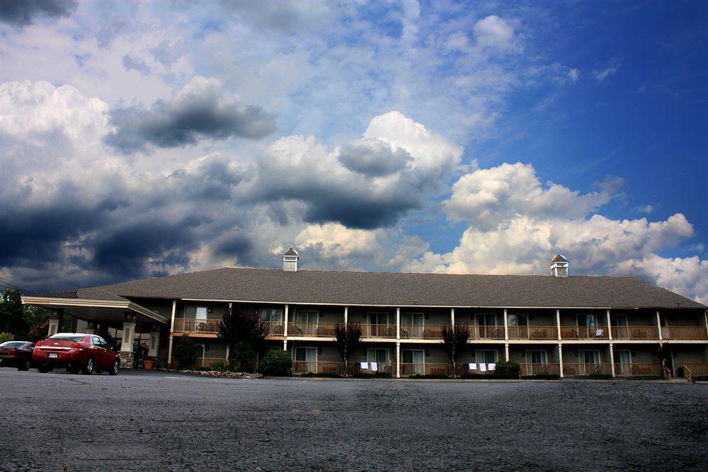 Hampton Falls Inn Bagian luar foto