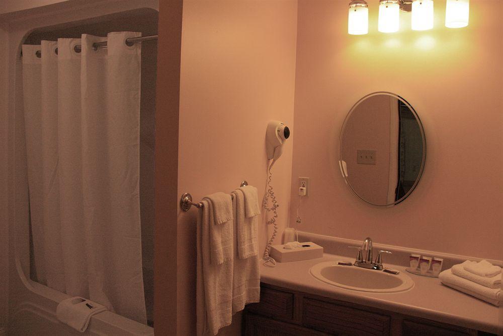 Hampton Falls Inn Bagian luar foto