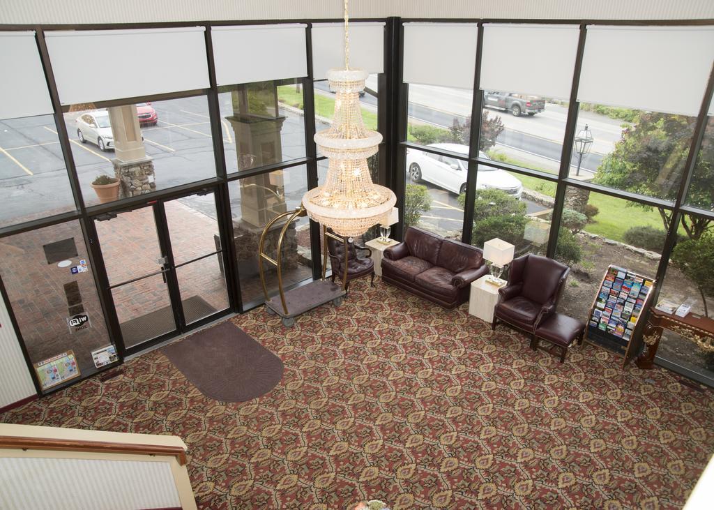 Hampton Falls Inn Bagian luar foto