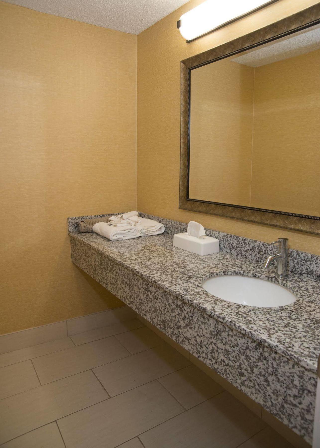 Hampton Falls Inn Bagian luar foto